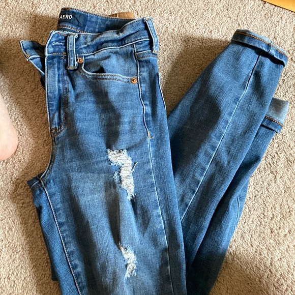 Aeropostale Denim - Women’s size 2 short skinny jeggings with holes
